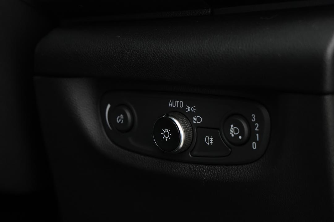 2020 Holden Commodore Lt, Automatic, 60830 km, Utility Switches/Buttons