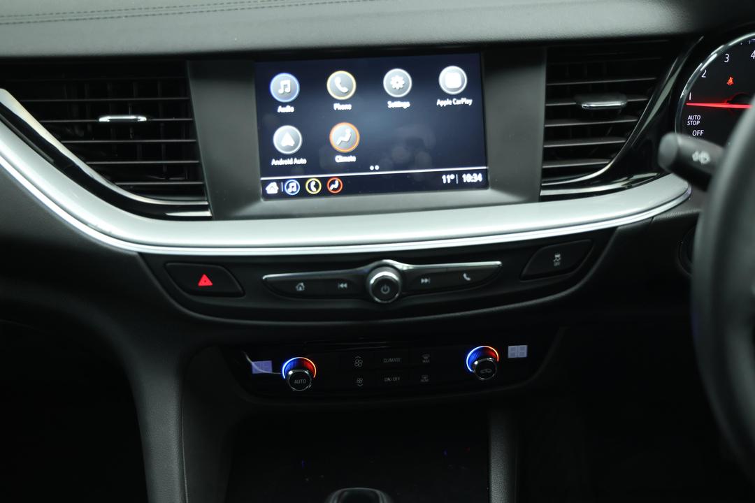 2020 Holden Commodore Lt, Automatic, 60830 km, Center Console