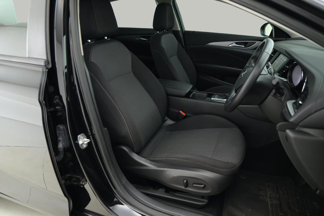 2020 Holden Commodore Lt, Automatic, 60830 km, Right Side Front Door Cabin View