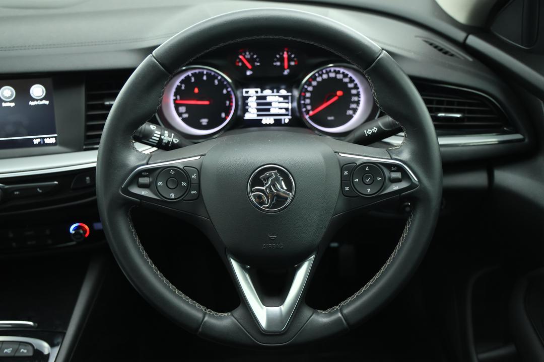 2020 Holden Commodore Lt, Automatic, 60830 km, Steering Wheel Close-up