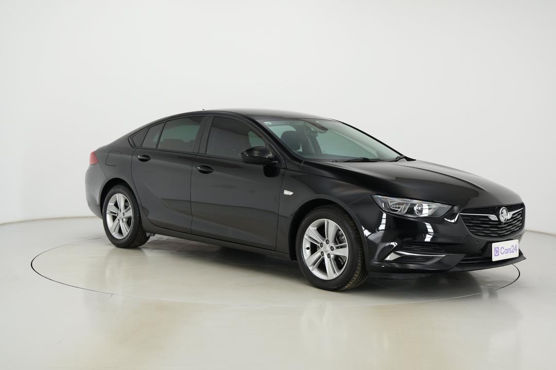 2020 Holden Commodore Lt, Automatic, 60830 km, Right Front Diagonal (45- Degree) View