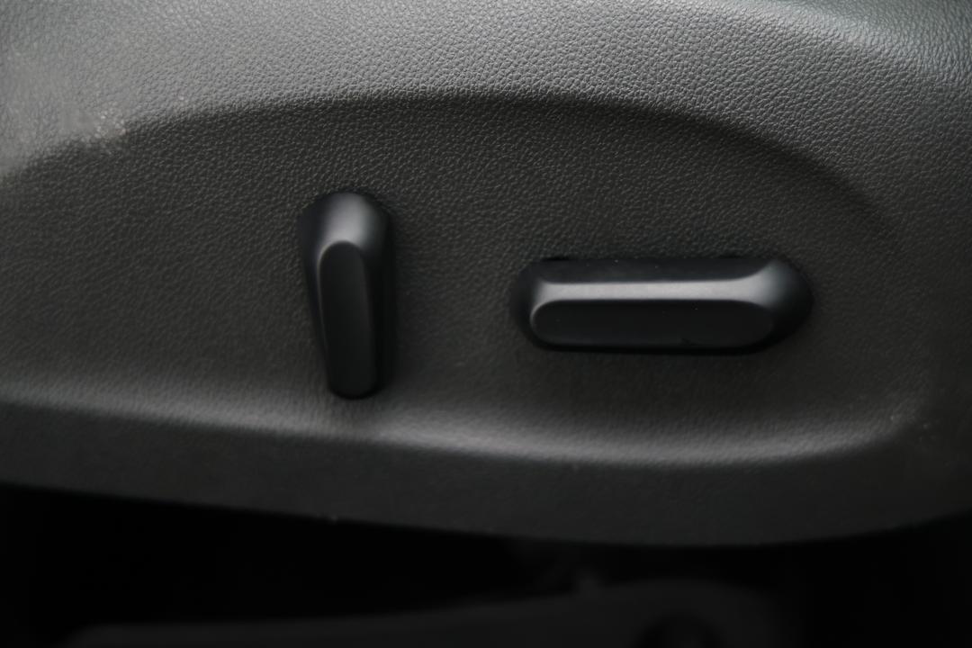 2020 Holden Commodore Lt, Automatic, 60830 km, Drivers Side Adjustment Panel