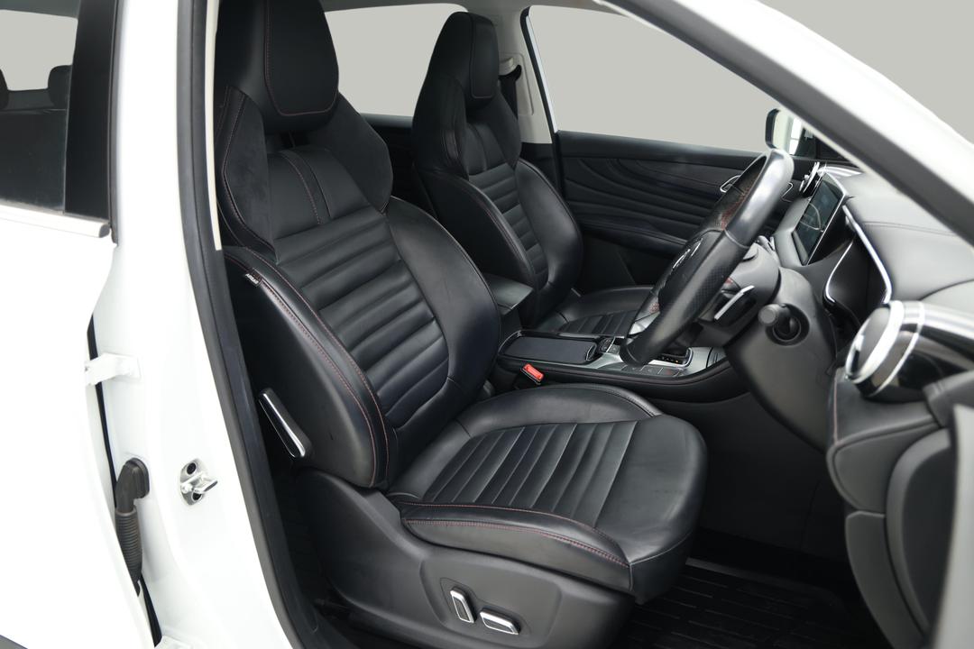 2021 MG HS Essence X, Automatic, 100332 km, Right Side Front Door Cabin View