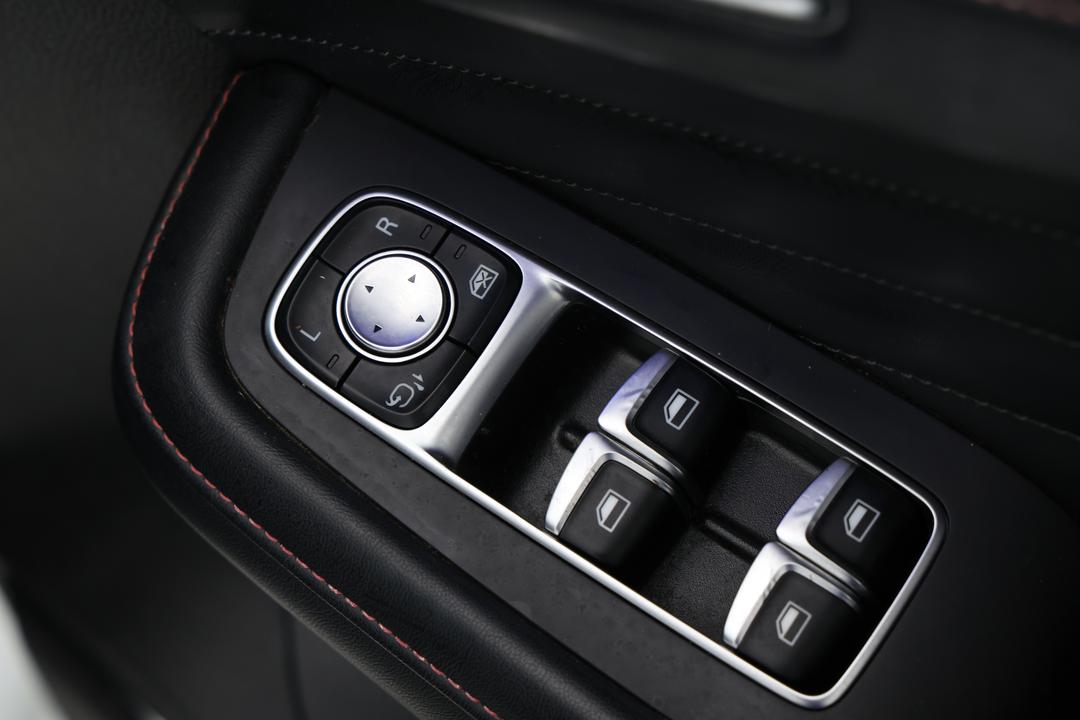 2021 MG HS Essence X, Automatic, 100332 km, Drivers Side Door Panel Controls
