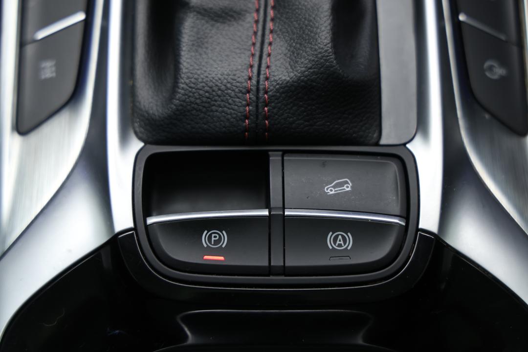 2021 MG HS Essence X, Automatic, 100332 km, Handbrake