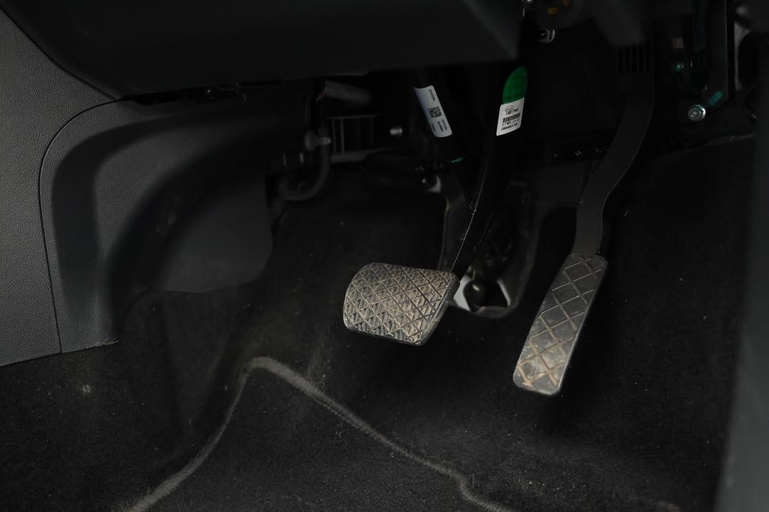 2020 MG Zst Excite, Automatic, 38490 km, Pedals and Footmat