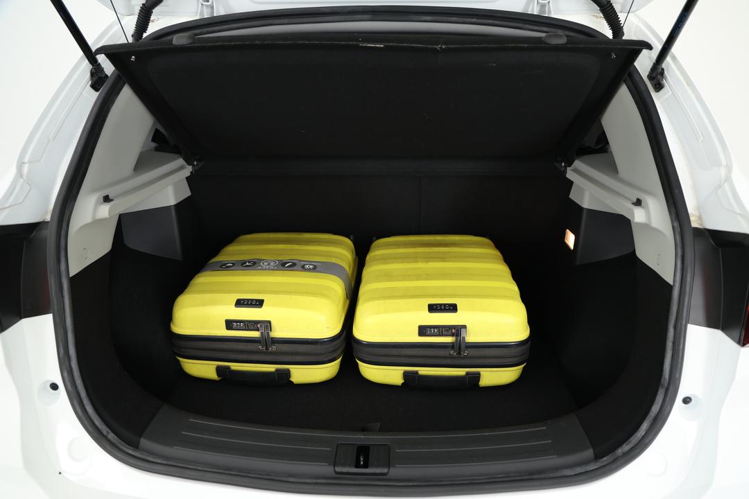 2020 MG Zst Excite, Automatic, 38490 km, Boot Inside View with Luggage