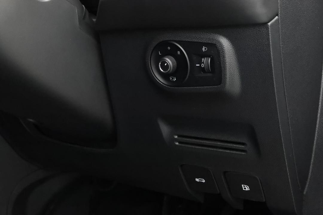 2020 MG Zst Excite, Automatic, 38490 km, Utility Switches/Buttons