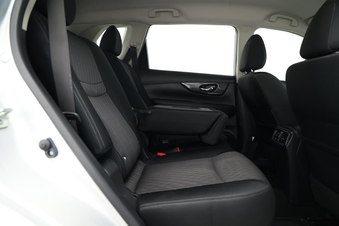 2018 Nissan X-trail St (2WD), Automatic, 106403 km, Right Side Rear Door Cabin View