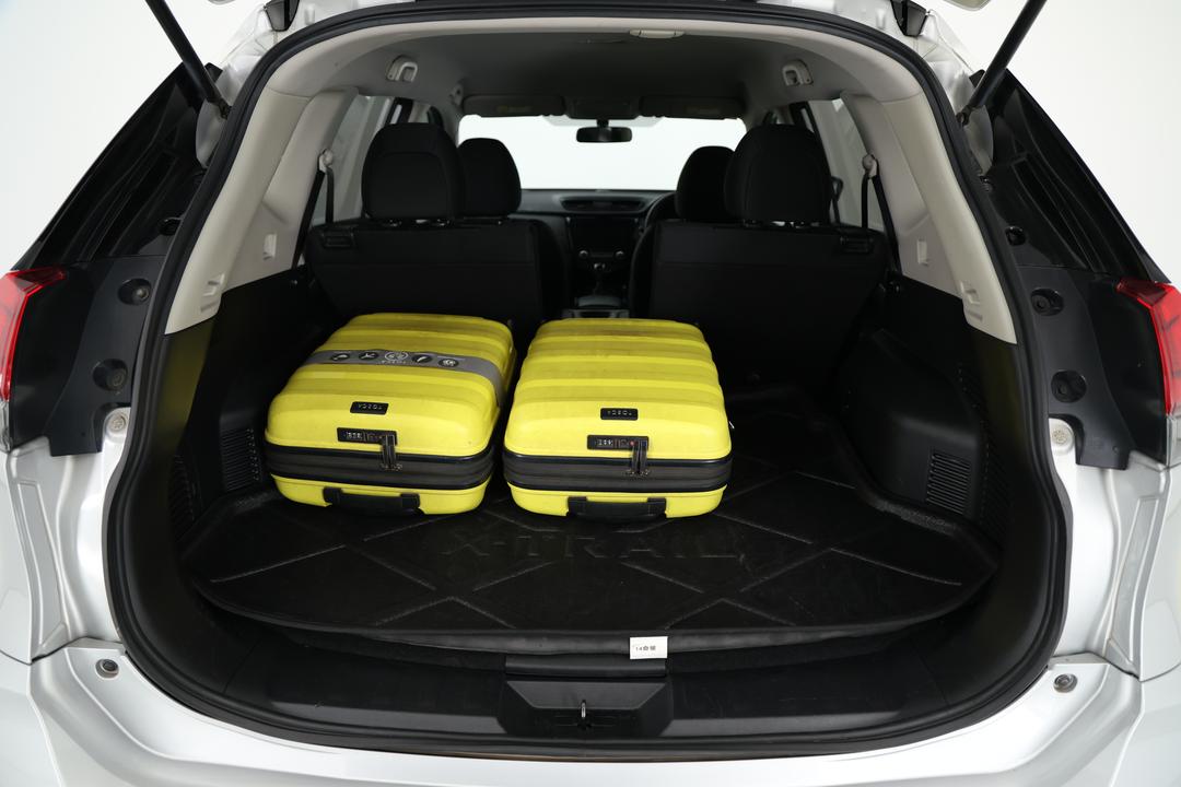 2018 Nissan X-trail St (2WD), Automatic, 106403 km, Boot Inside View with Luggage