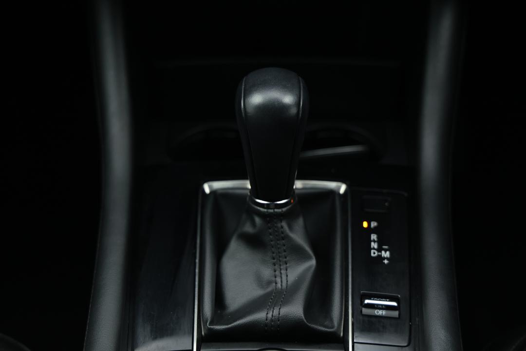 2019 Mazda 3 G20 Touring, Automatic, 78283 km, Gear Lever 