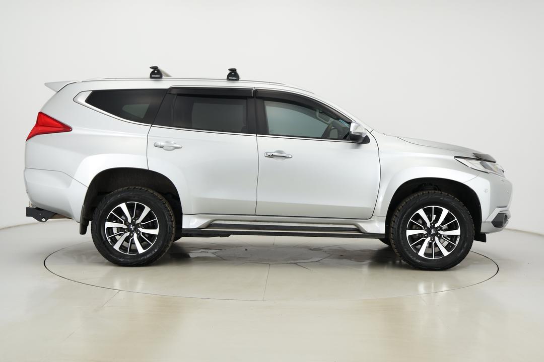 2018 Mitsubishi Pajero Sport Exceed (4x4) 7 Seat, Automatic, 115332 km, Right Side View