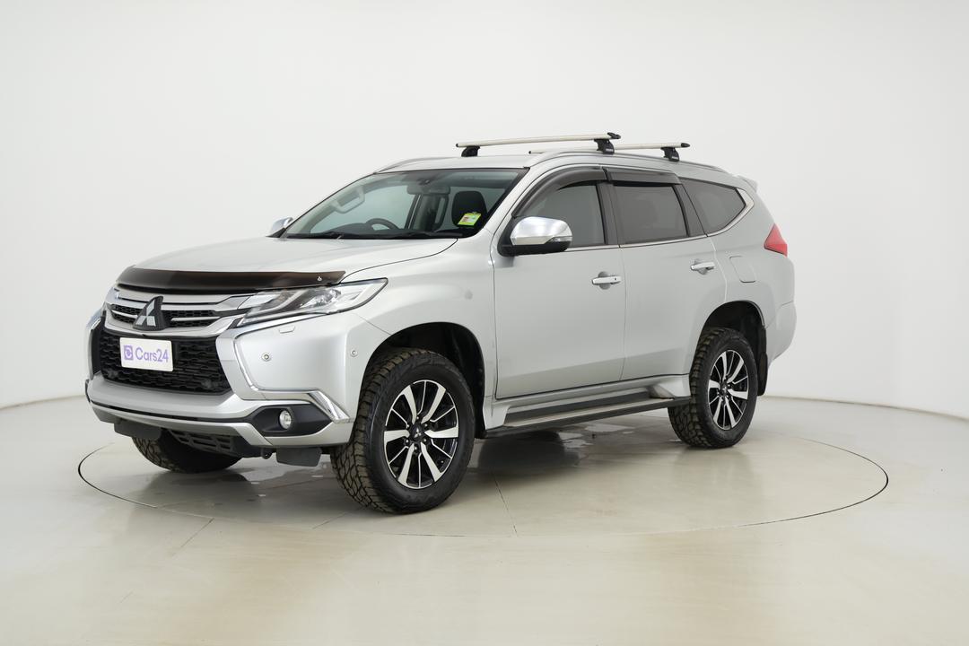 2018 Mitsubishi Pajero Sport Exceed (4x4) 7 Seat, Automatic, 115332 km, Left Front Diagonal (45- Degree) View