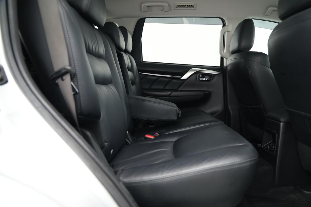 2018 Mitsubishi Pajero Sport Exceed (4x4) 7 Seat, Automatic, 115332 km, Right Side Rear Door Cabin View