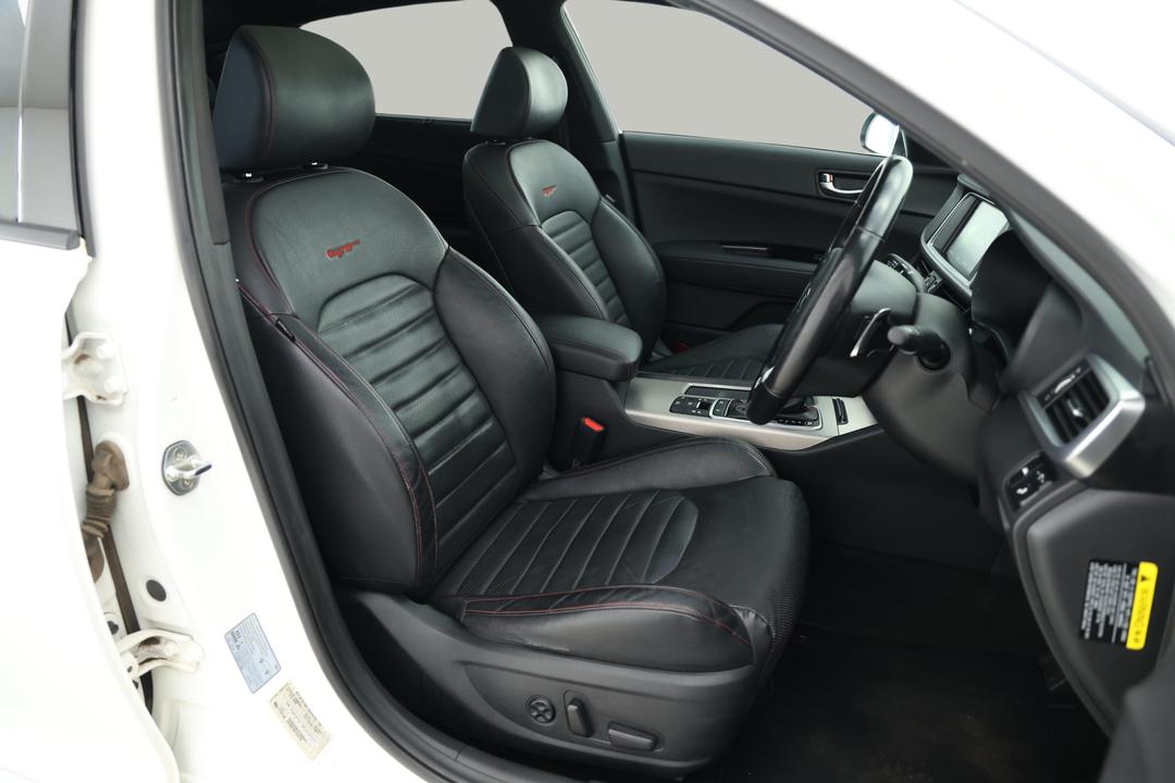 2017 Kia Optima Gt Nav (black Leather), Automatic, 149950 km, Right Side Front Door Cabin View