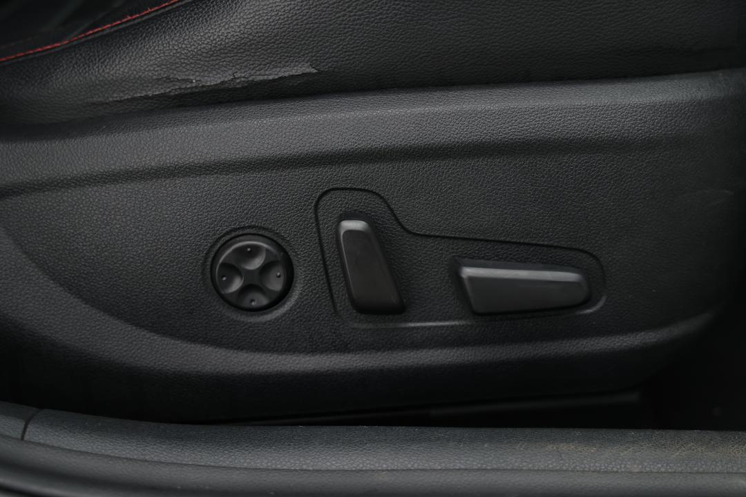 2017 Kia Optima Gt Nav (black Leather), Automatic, 149950 km, Drivers Side Adjustment Panel