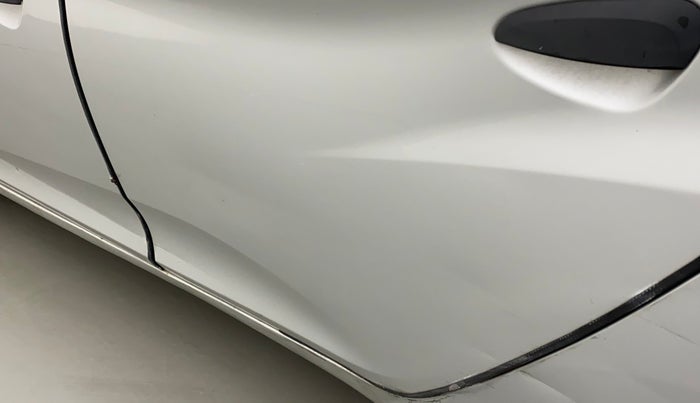 2015 Hyundai Eon ERA +, Petrol, Manual, 40,491 km, Rear left door - Slightly dented