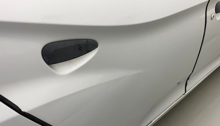2015 Hyundai Eon ERA +, Petrol, Manual, 40,491 km, Right rear door - Minor scratches