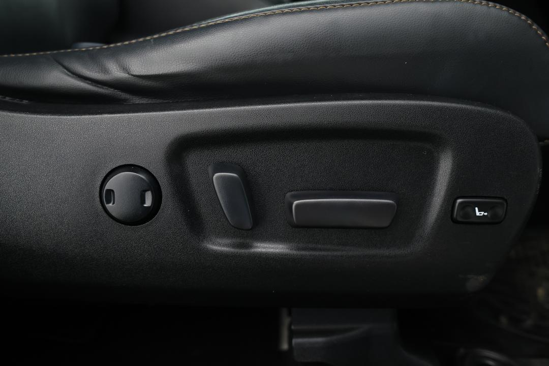 2018 Toyota Kluger Gxl (4x2), Automatic, 95351 km, Drivers Side Adjustment Panel