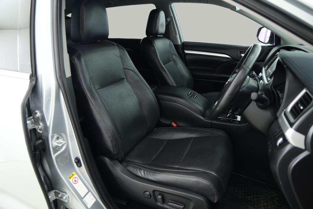 2018 Toyota Kluger Gxl (4x2), Automatic, 95351 km, Right Side Front Door Cabin View