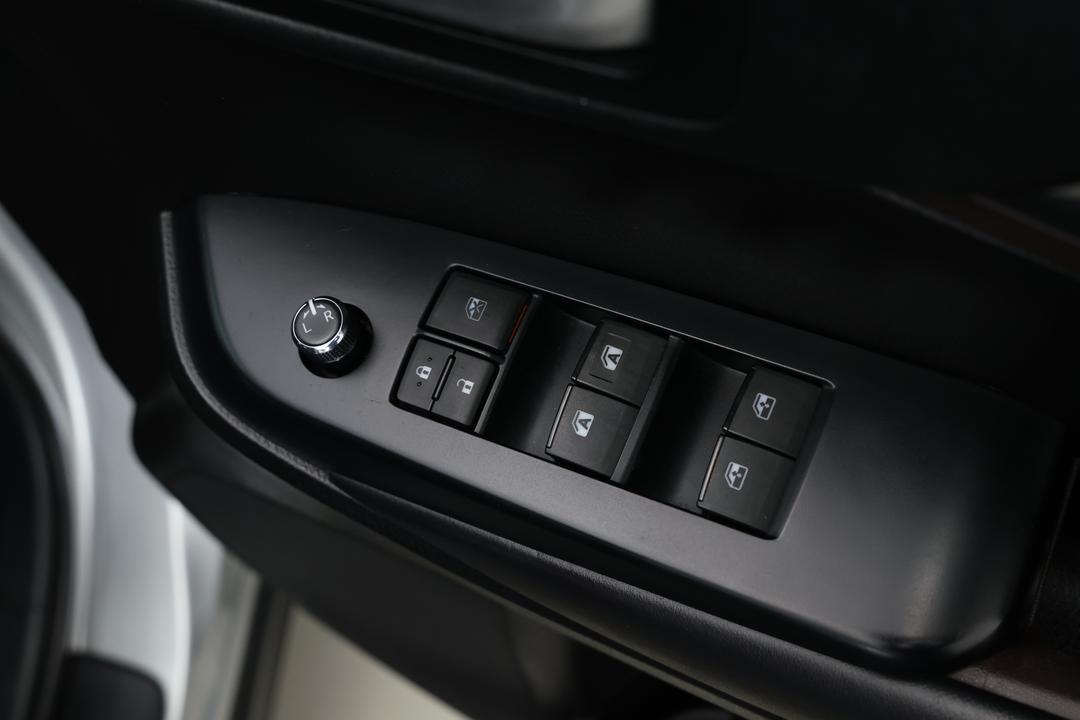 2018 Toyota Kluger Gxl (4x2), Automatic, 95351 km, Drivers Side Door Panel Controls