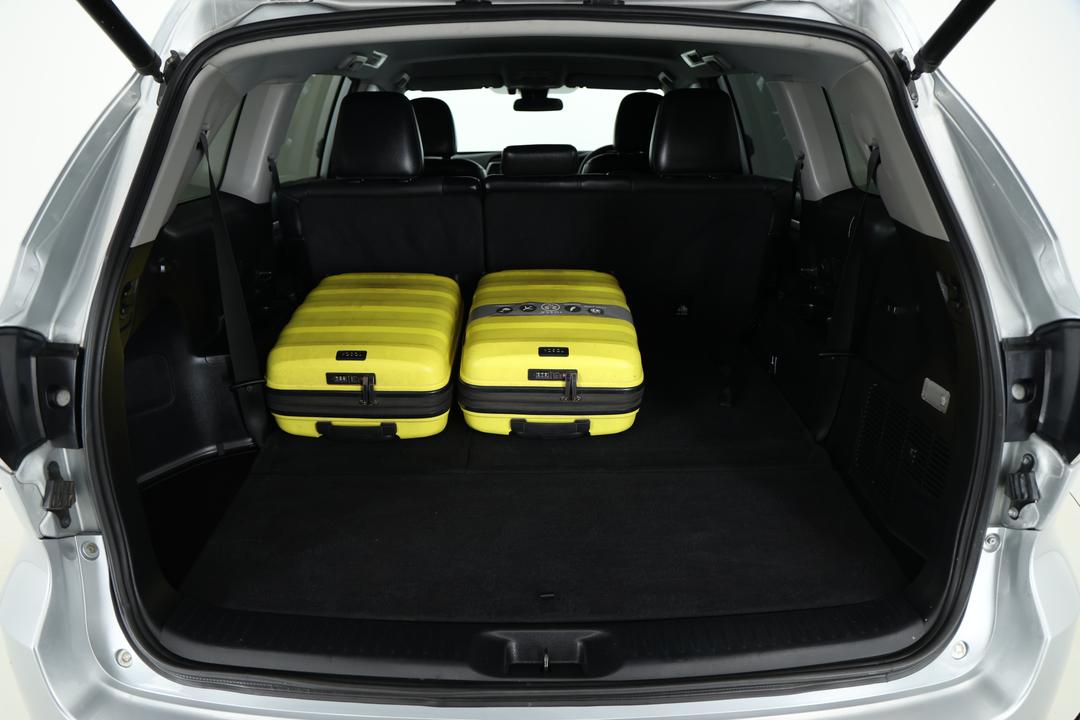 2018 Toyota Kluger Gxl (4x2), Automatic, 95351 km, Boot Inside View with Luggage
