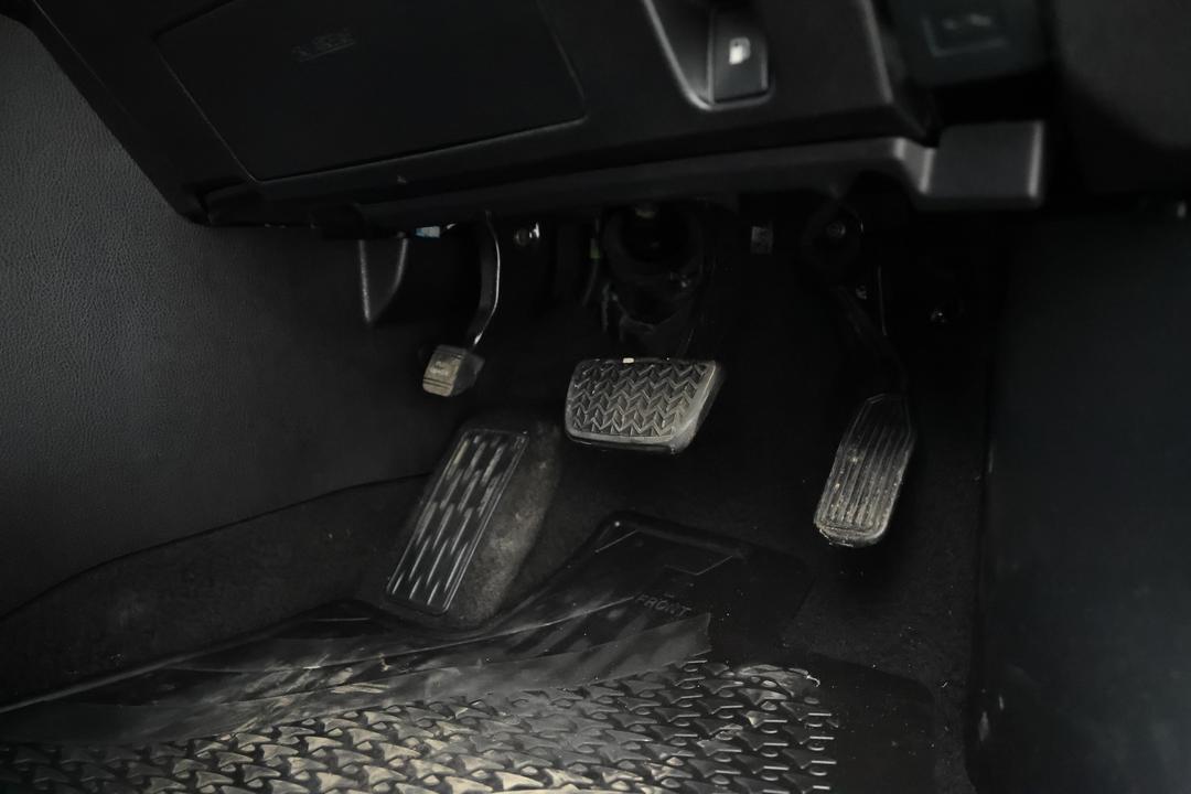 2018 Toyota Kluger Gxl (4x2), Automatic, 95351 km, Pedals and Footmat