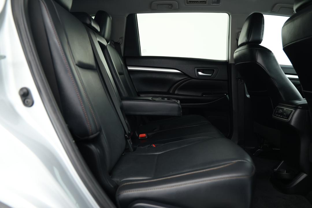 2018 Toyota Kluger Gxl (4x2), Automatic, 95351 km, Right Side Rear Door Cabin View