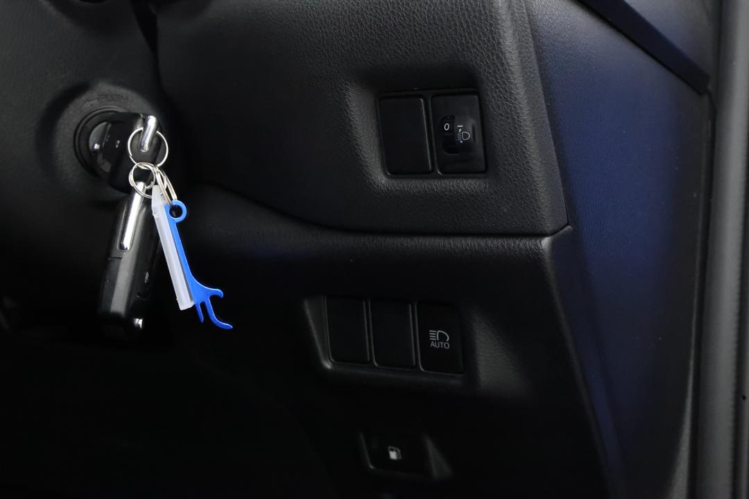 2019 Toyota C-HR (2WD), Automatic, 65867 km, Utility Switches/Buttons