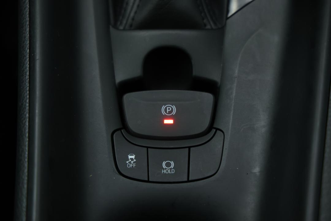 2019 Toyota C-HR (2WD), Automatic, 65867 km, Handbrake