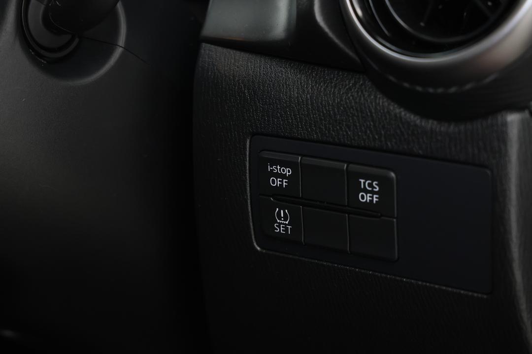 2023 Mazda CX-3 Maxx Sport (FWD), Automatic, 31770 km, Utility Switches/Buttons
