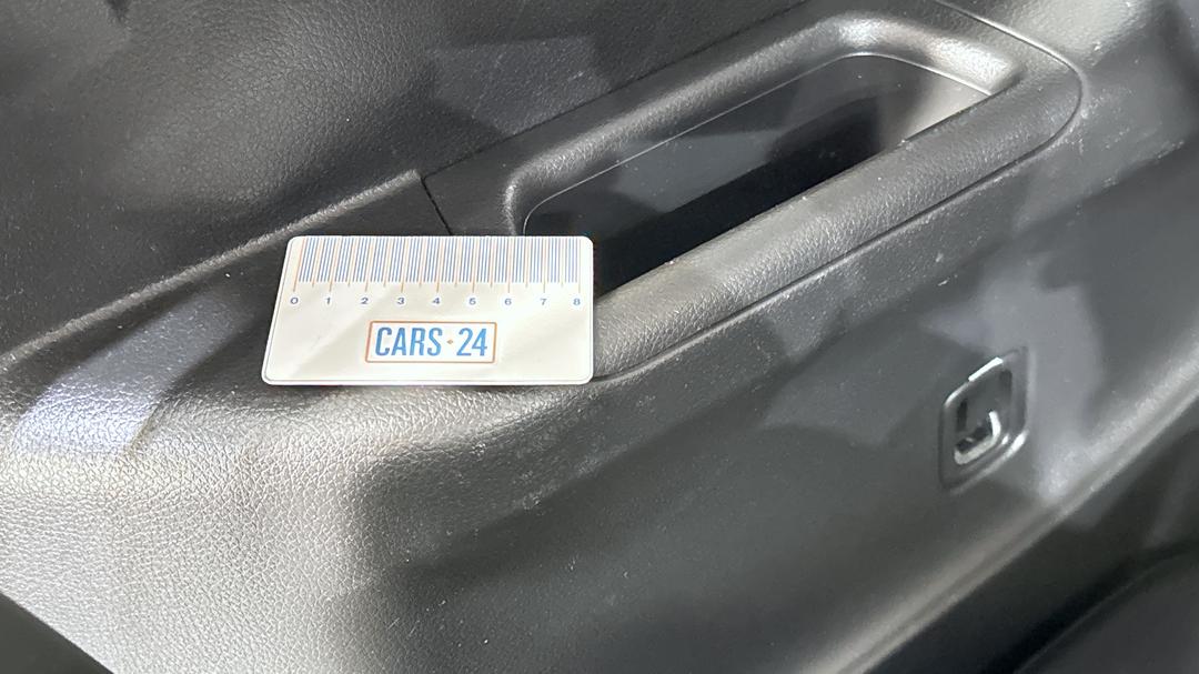 2016 Nissan X-trail St-l 7 Seat (FWD), Automatic, 111902 km, Boot Interior Scratch