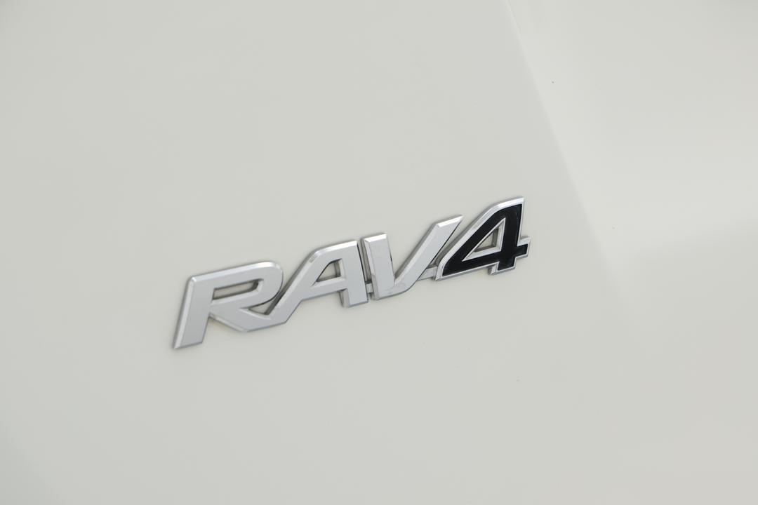 2017 Toyota RAV4 Gx (2WD), Automatic, 114101 km, Badge (Boot Left Side)