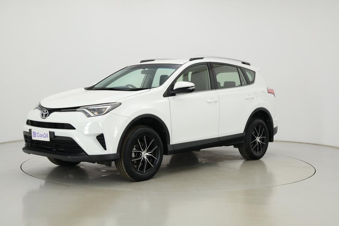 2017 Toyota RAV4 Gx (2WD), Automatic, 114101 km, Left Front Diagonal (45- Degree) View