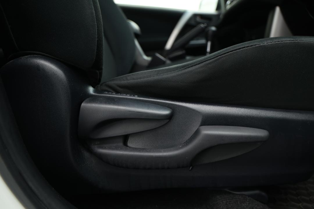 2017 Toyota RAV4 Gx (2WD), Automatic, 114101 km, Drivers Side Adjustment Panel