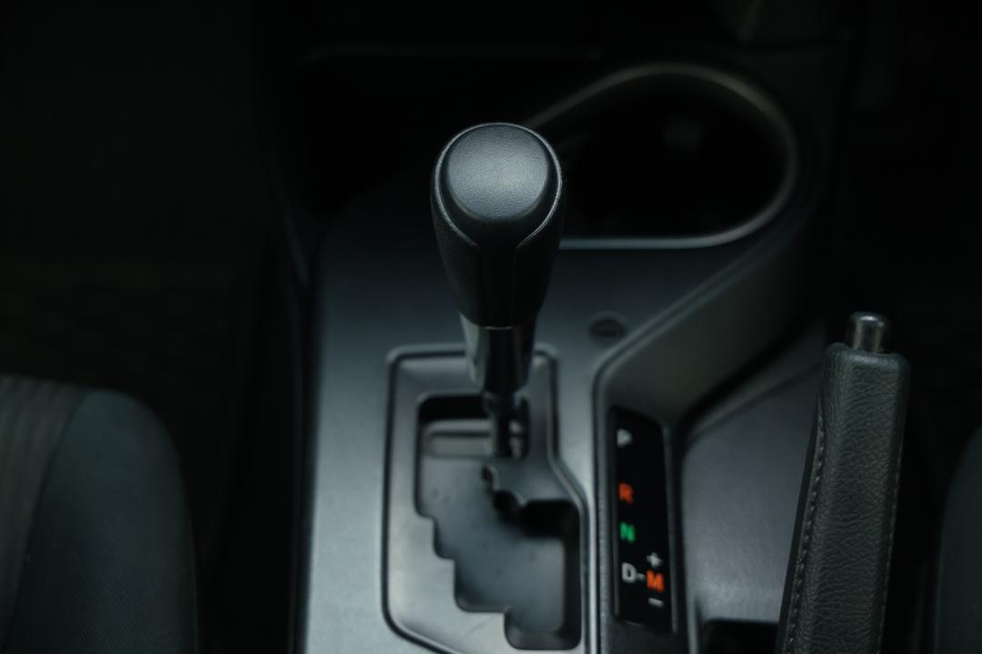 2017 Toyota RAV4 Gx (2WD), Automatic, 114101 km, Gear Lever 