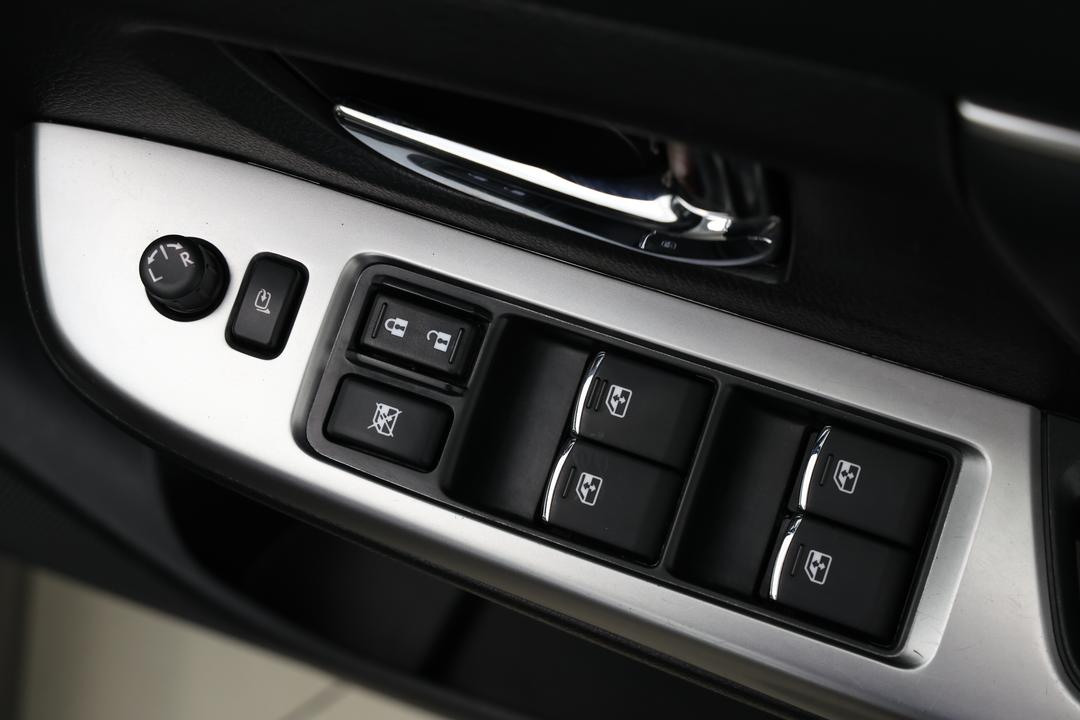 2016 Subaru Levorg 2.0 Gt-s (AWD), Automatic, 81982 km, Drivers Side Door Panel Controls