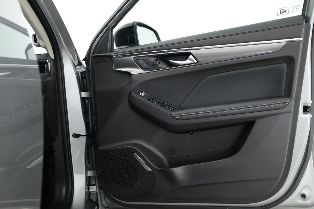 2025 GWM Haval Jolion Lux Hybrid, Automatic, 9311 km, Speaker View