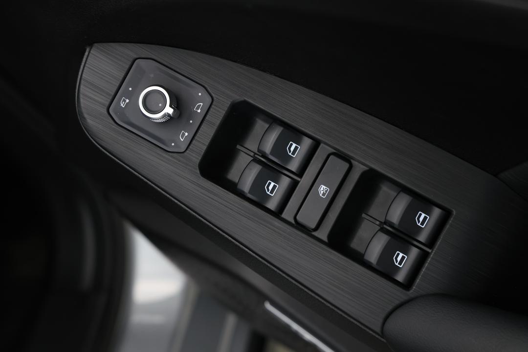 2025 GWM Haval Jolion Lux Hybrid, Automatic, 9311 km, Drivers Side Door Panel Controls