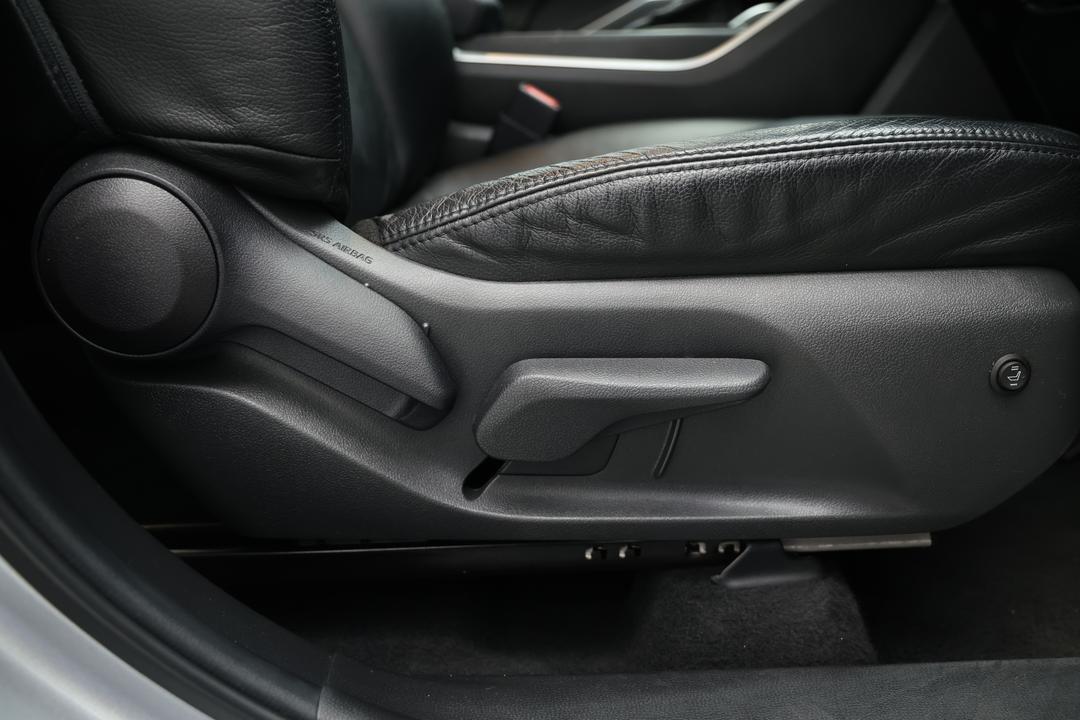 2022 Toyota Kluger Gx Hybrid AWD, Automatic, 71784 km, Drivers Side Adjustment Panel