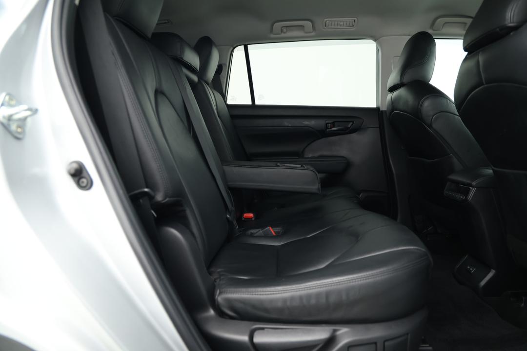 2022 Toyota Kluger Gx Hybrid AWD, Automatic, 71784 km, Right Side Rear Door Cabin View