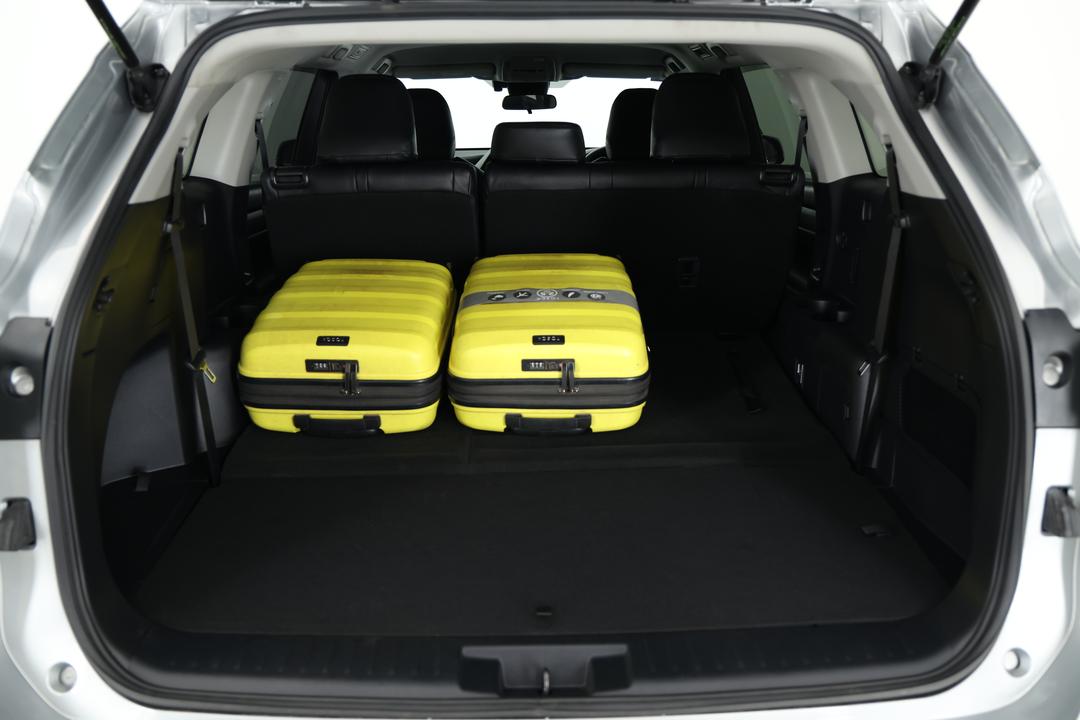 2022 Toyota Kluger Gx Hybrid AWD, Automatic, 71784 km, Boot Inside View with Luggage