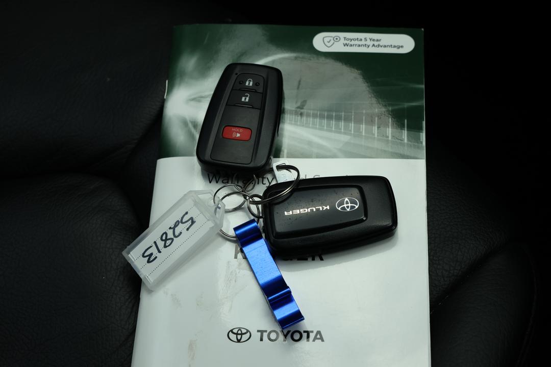 2022 Toyota Kluger Gx Hybrid AWD, Automatic, 71784 km, Key Close-up