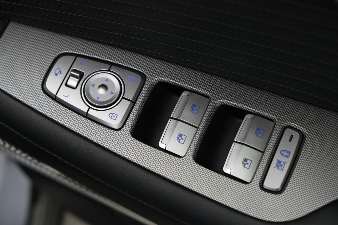 2023 Hyundai Palisade Highlander (7 Seat), Automatic, 68353 km, Drivers Side Door Panel Controls