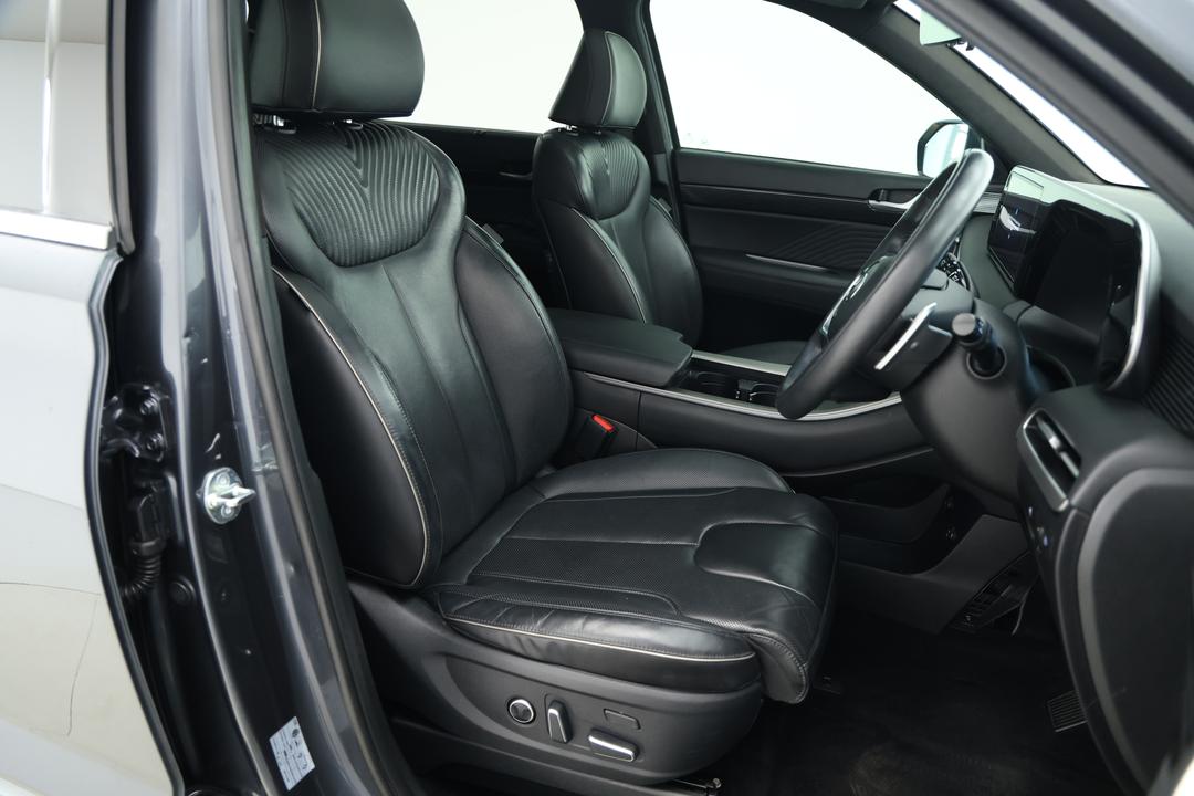 2023 Hyundai Palisade Highlander (7 Seat), Automatic, 68353 km, Right Side Front Door Cabin View