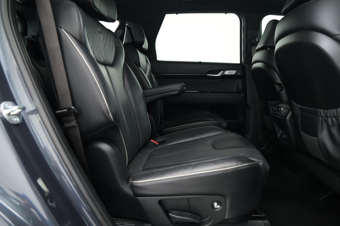 2023 Hyundai Palisade Highlander (7 Seat), Automatic, 68353 km, Right Side Rear Door Cabin View