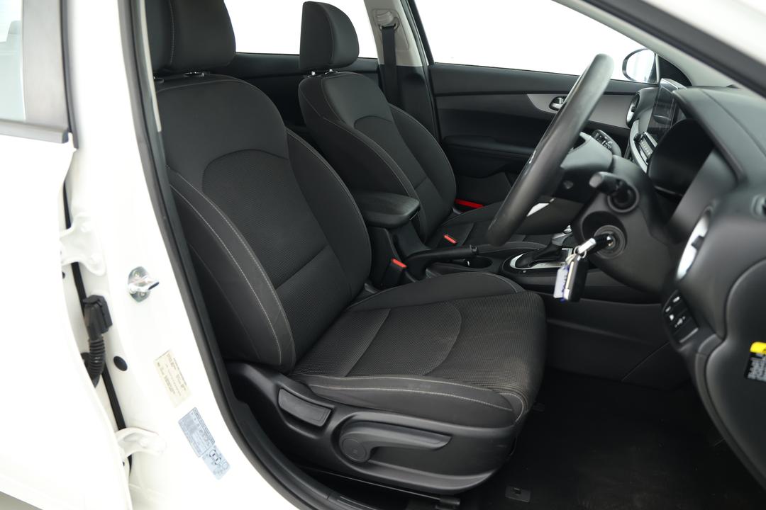 2019 Kia Cerato S, Automatic, 55904 km, Right Side Front Door Cabin View