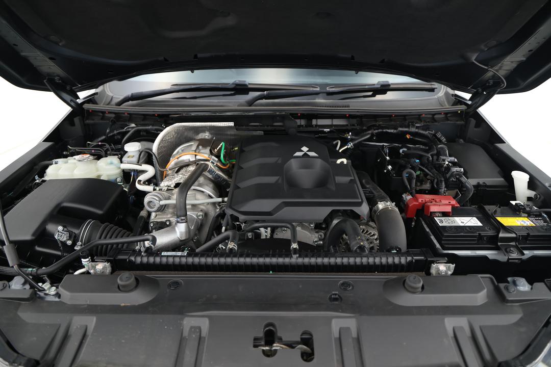 2024 Mitsubishi Triton Gls (4x4), Automatic, 40282 km, Open Bonnet (Engine)