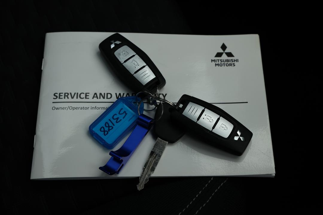 2024 Mitsubishi Triton Gls (4x4), Automatic, 40282 km, Key Close-up