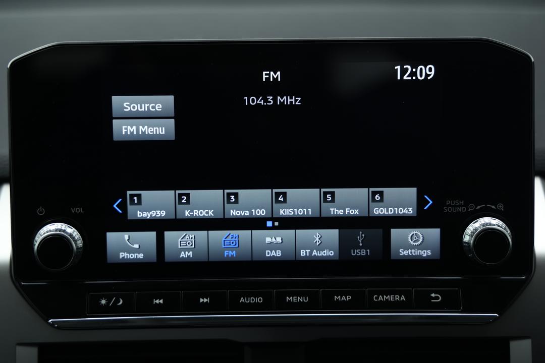 2024 Mitsubishi Triton Gls (4x4), Automatic, 40282 km, Infotainment System